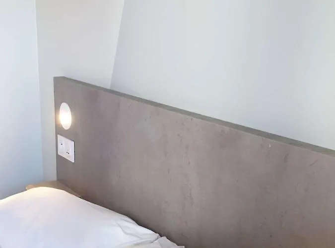 锡布尔圣让德吕兹宜必思经济型酒店 2*