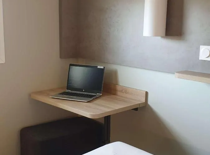 锡布尔圣让德吕兹宜必思经济型酒店 西布勒