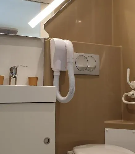 锡布尔圣让德吕兹宜必思经济型酒店 西布勒