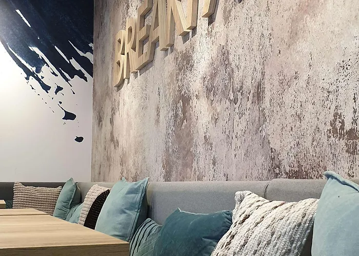 锡布尔圣让德吕兹宜必思经济型酒店 酒店 西布勒